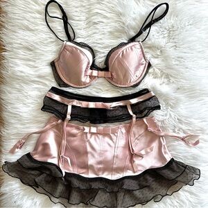 Jezebel Lingerie Set✨Pink Satin✨Black Lace✨Small Garter Belt✨34C Bra✨Med Skirt